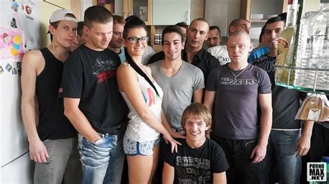 Ганг банг порно, gangbang, трахают толпой